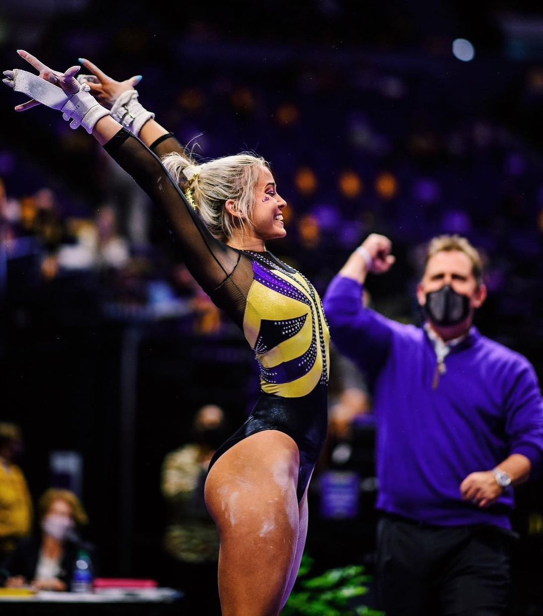 Lsu Gymnast Olivia Dunne Shows Off Slim Waist Booty And Perfect Boobs Hot Sex Picture