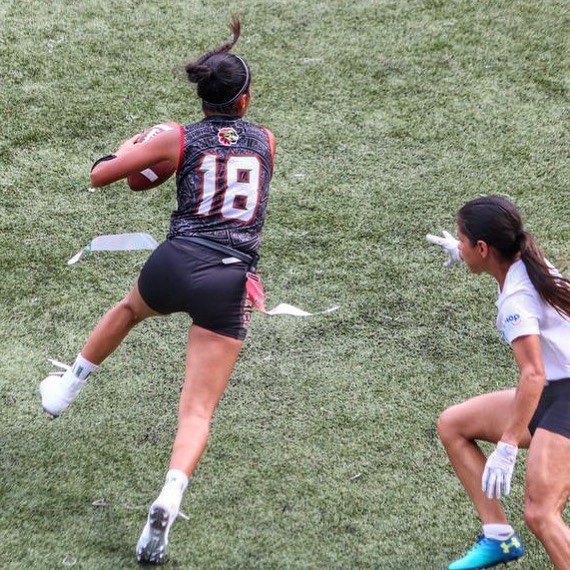 PHOTOS Diana Flores a domin la publicit Women in Flag Football de la NFL! - Photo 15