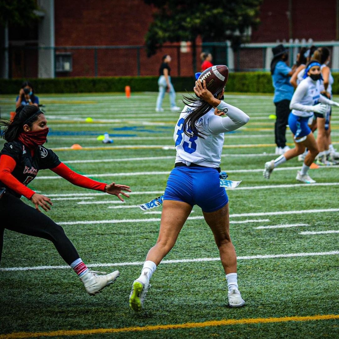 PHOTOS Diana Flores a domin la publicit Women in Flag Football de la NFL! - Photo 6