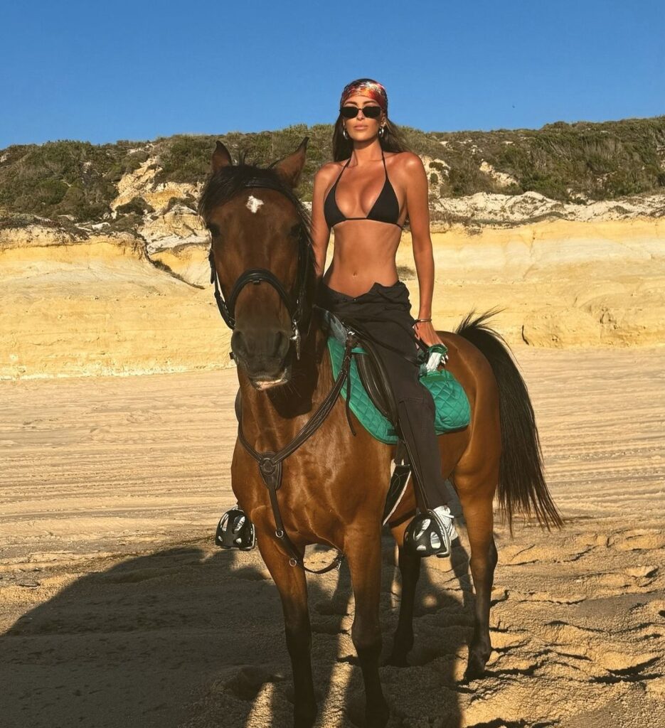 Golf WAG Paulina Gretzky is On Vacation!