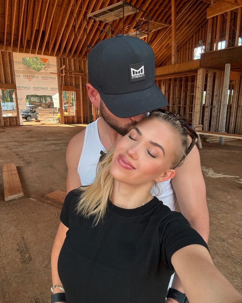 Gracie Hunt Posts New Boyfriend Cody Keith from North Carolina!