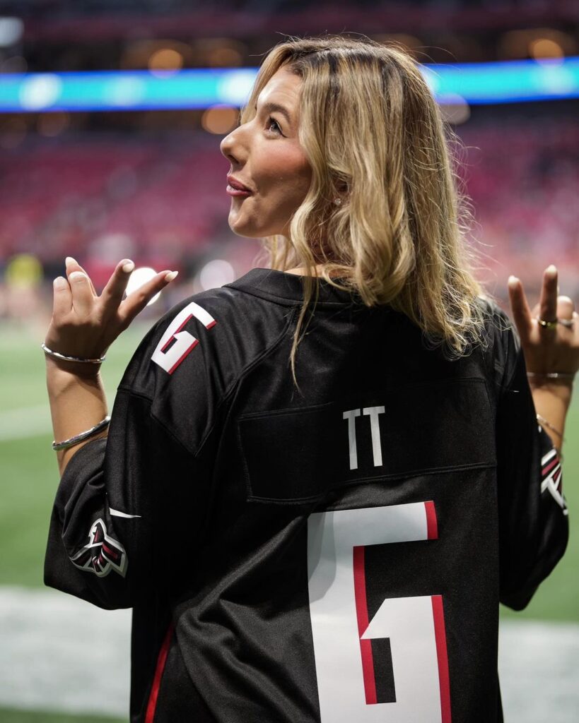 Cody Ford’s Ex-Girl Tianna Robillard at the Falcons – Chiefs Game!