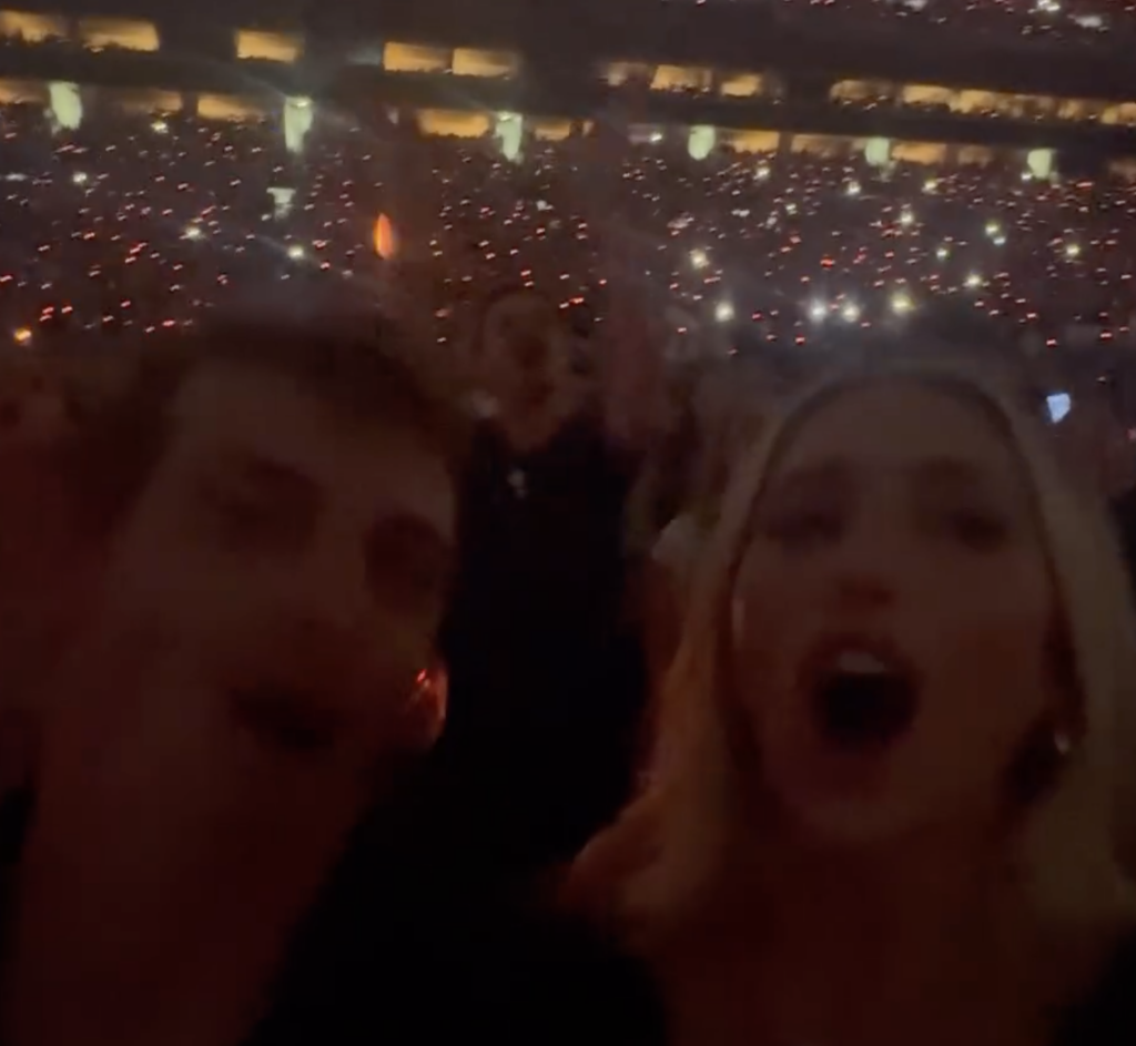 Braxton Berrios Singing Taylor Swift?