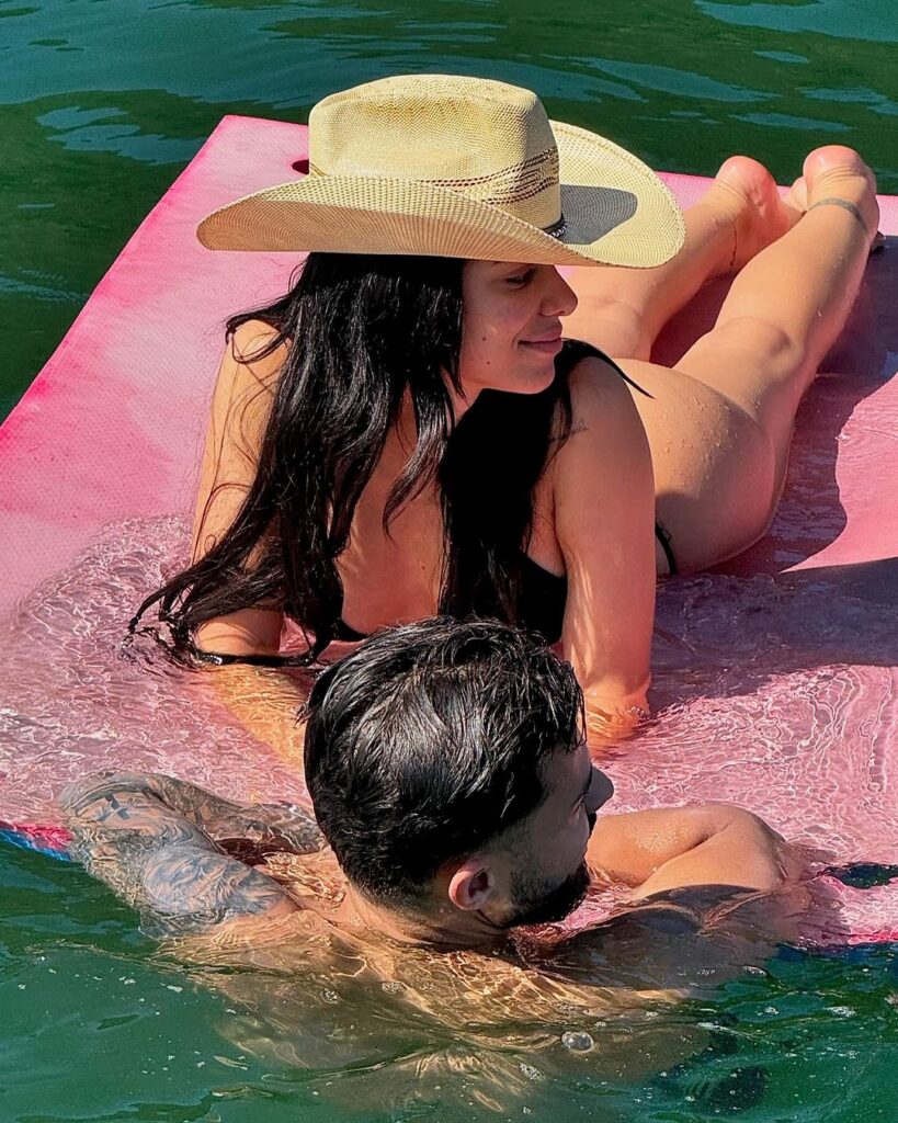 Key Alves and her Boyfriend in the Water!