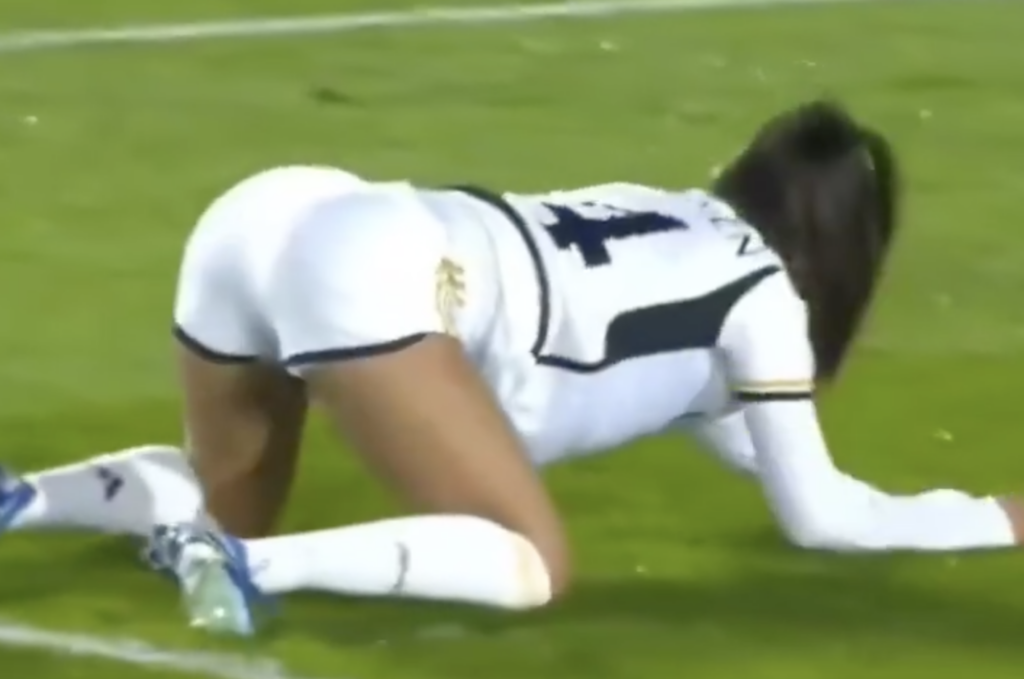 Female Soccer Player Goes Viral!